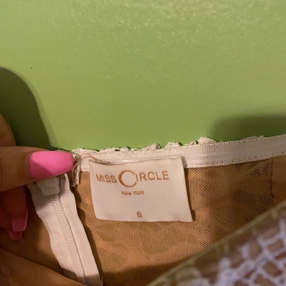 Miss Circle white floral strapless gown - Picture 7 of 7